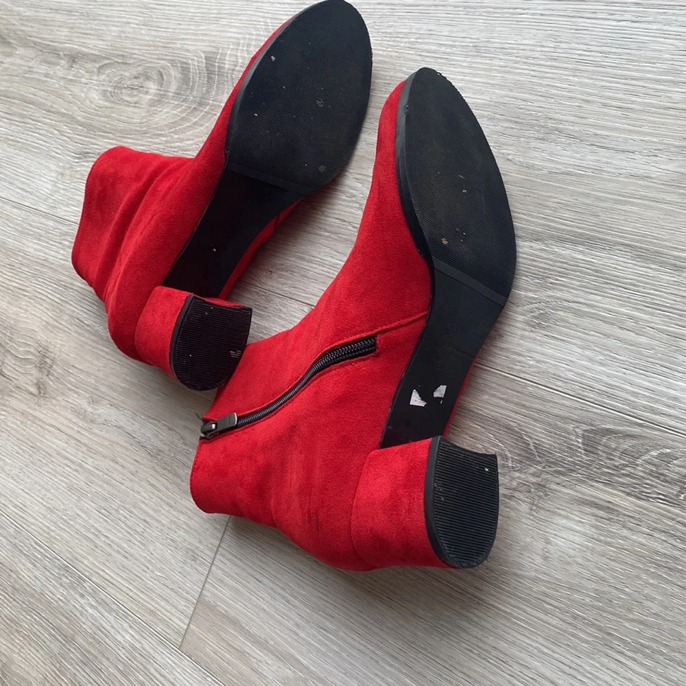 Red Boots - Picture 4 of 4